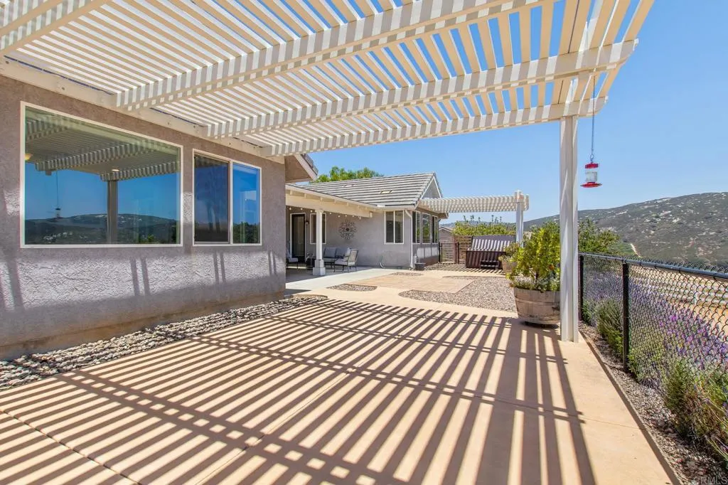 https://cdn.realtyfeed.com/cdn/127/306739720/0d21b41157b7be70ef535e03f8fdb26d.webp