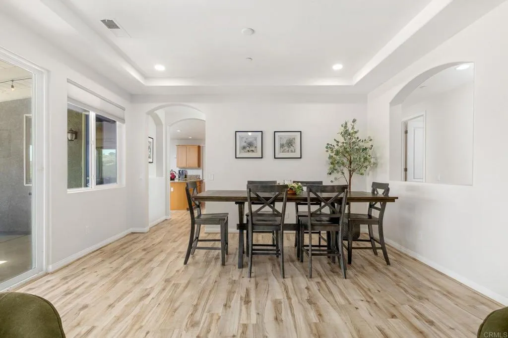 https://cdn.realtyfeed.com/cdn/127/306739720/2122728e5e4611dd31bb54f6ab8f8ae7.webp