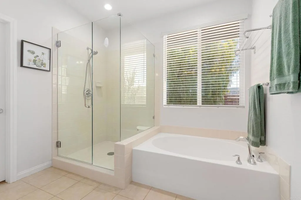 https://cdn.realtyfeed.com/cdn/127/306739720/29a617c79ac6832aa3a09a95995576a7.webp