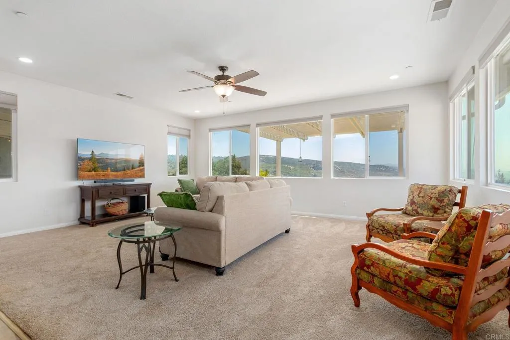 https://cdn.realtyfeed.com/cdn/127/306739720/457f3310ba0729cc1fae6c590424b5c1.webp