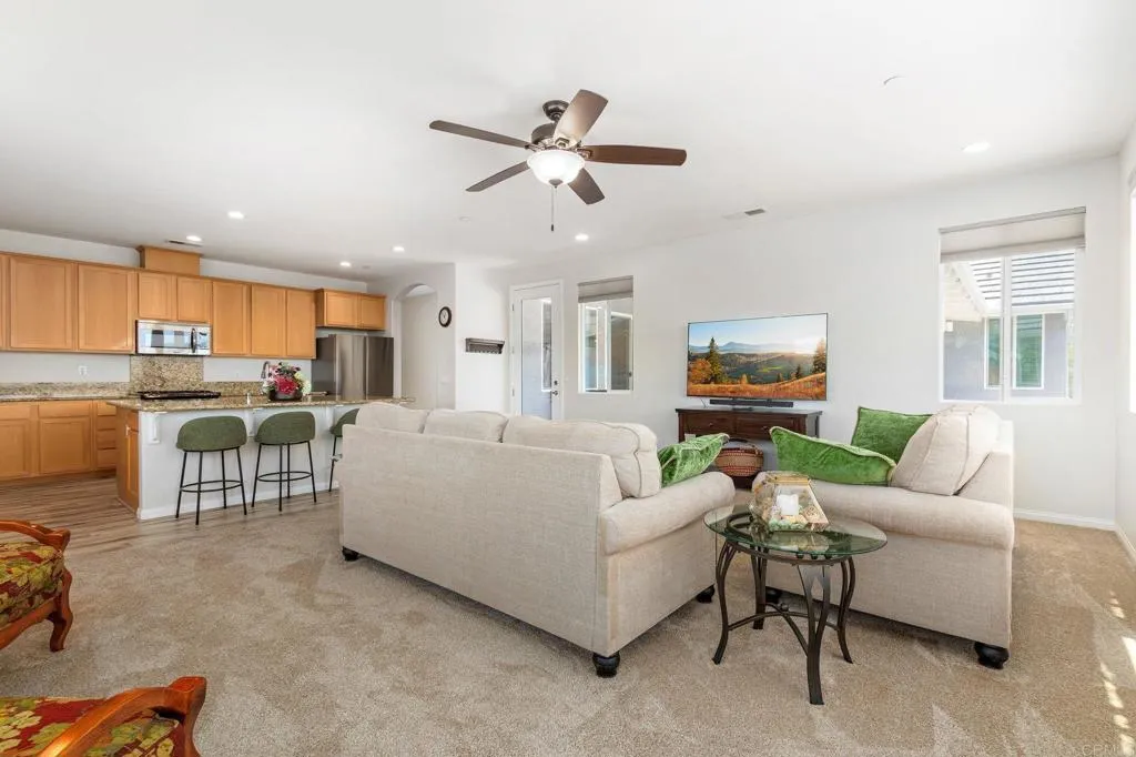 https://cdn.realtyfeed.com/cdn/127/306739720/6f32057f71bd6c73e67434614de2cf6e.webp