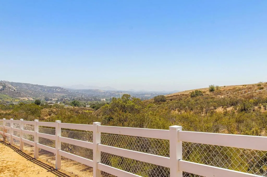 https://cdn.realtyfeed.com/cdn/127/306739720/f3e422c404e6d7837a1bc85b6742a3f2.webp