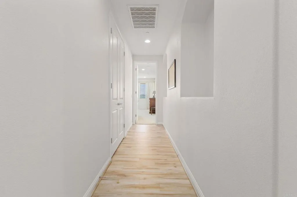 https://cdn.realtyfeed.com/cdn/127/306739720/f66d4e59a3dea357e83dd94488271e97.webp