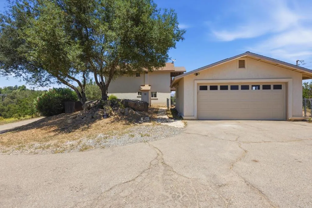 https://cdn.realtyfeed.com/cdn/127/306739778/a2094d249d70a6542dd4fbcd577400e9.webp