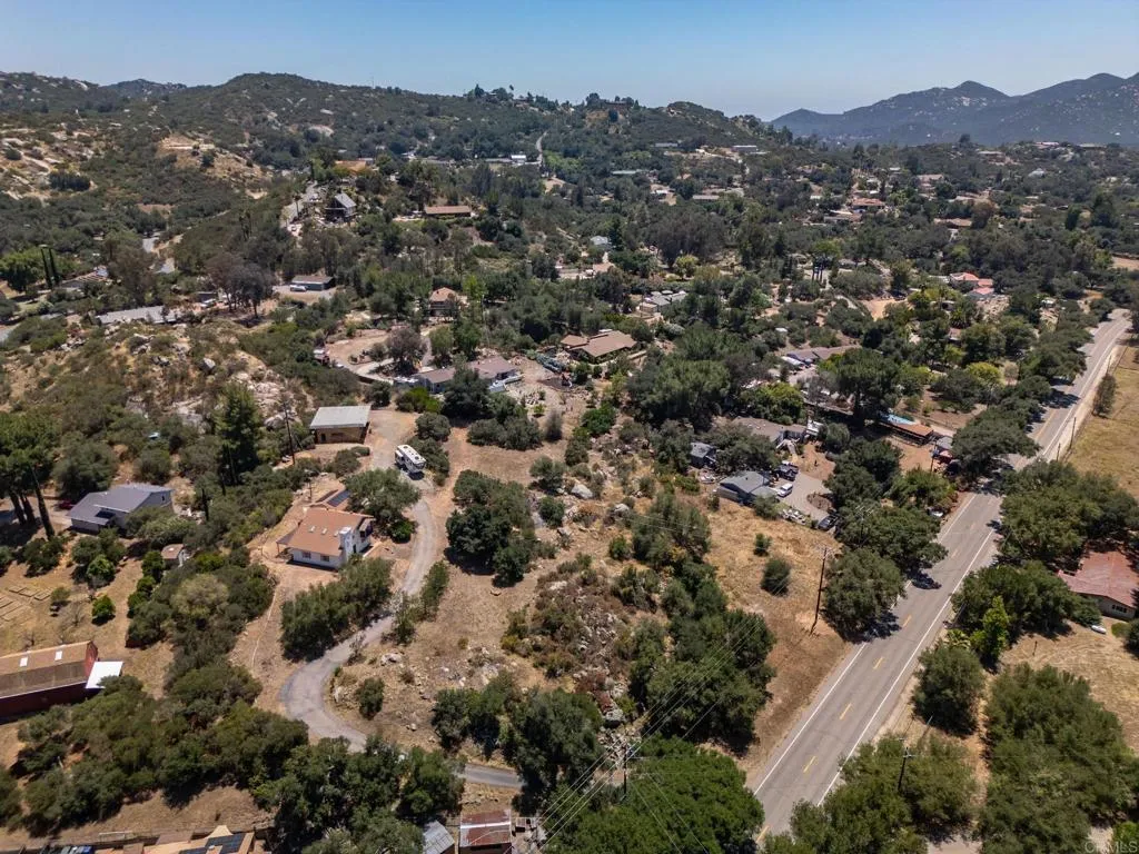https://cdn.realtyfeed.com/cdn/127/306739778/ede395d86b78d980a7664bfbd22f8a0a.webp