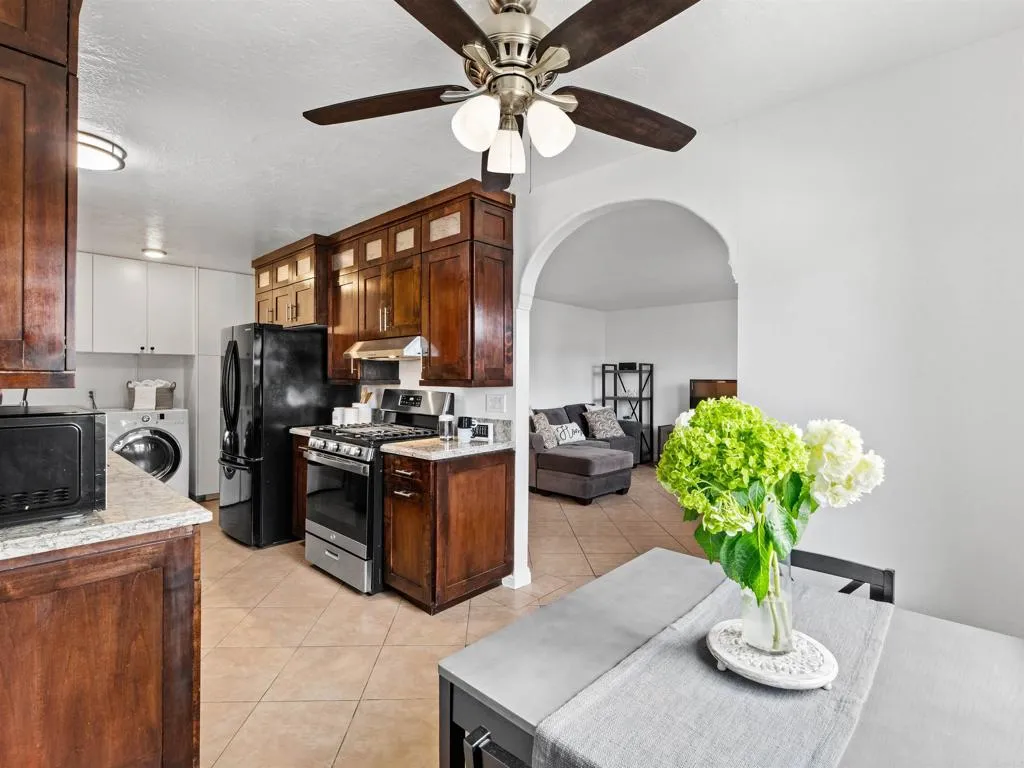 https://cdn.realtyfeed.com/cdn/127/306739823/1cf55461b1623b1d5528962930a2d9ae.webp