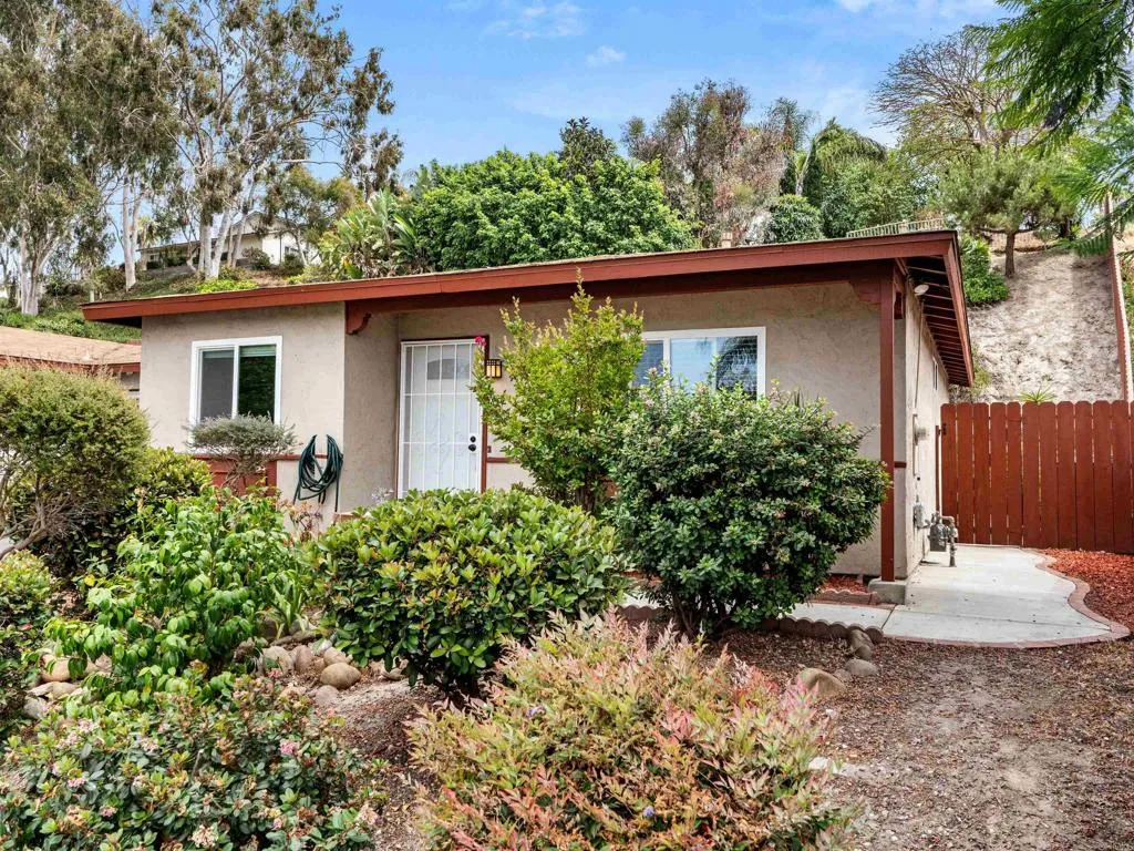 https://cdn.realtyfeed.com/cdn/127/306739823/f4b8b59f9beefea1a586616d64c46274.webp