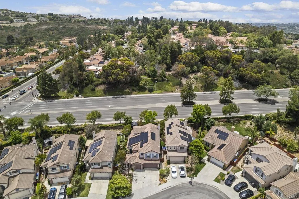 https://cdn.realtyfeed.com/cdn/127/306739997/4eff9384d69531ecf1d75192a1095002.webp