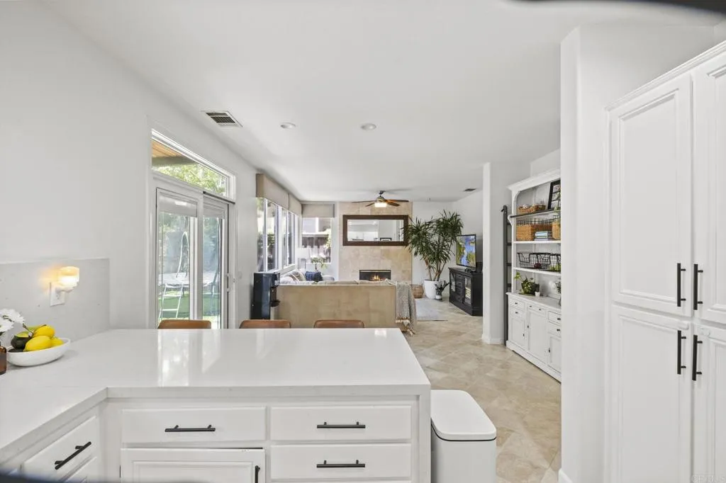 https://cdn.realtyfeed.com/cdn/127/306739997/eb7eea4740285c8fab0475b0b032e2b2.webp