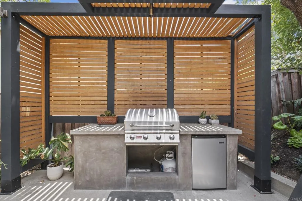 https://cdn.realtyfeed.com/cdn/127/306739997/f9b97565cab10ef723fa0bf745c0008c.webp