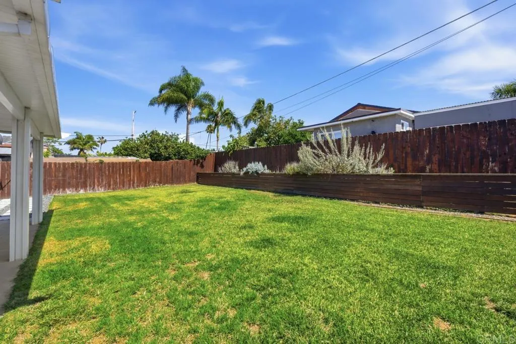 https://cdn.realtyfeed.com/cdn/127/306739999/58ae1f828adf45140ce6ebd3b4a38814.webp