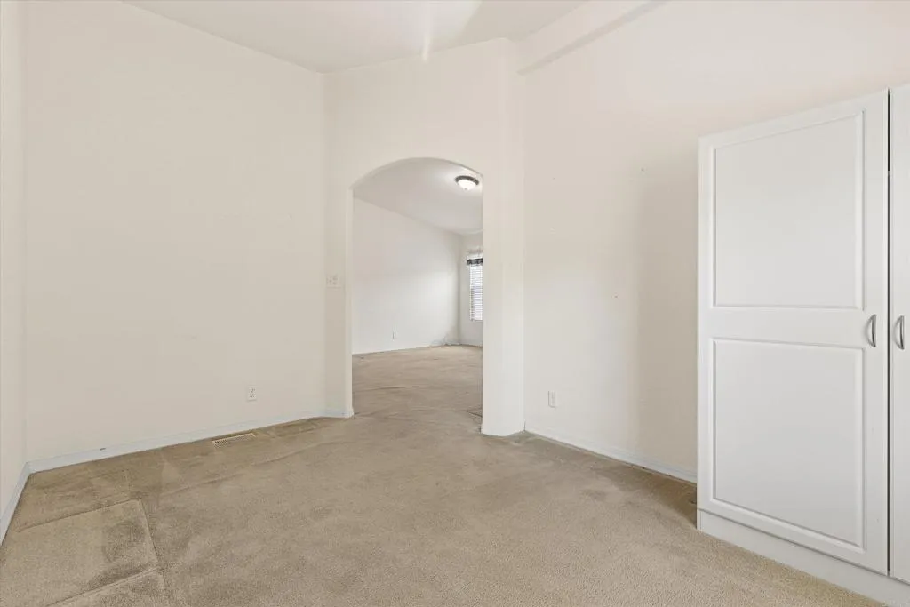 https://cdn.realtyfeed.com/cdn/127/306740040/0c249c9b43ca4f3a7f3f7c0459c23440.webp