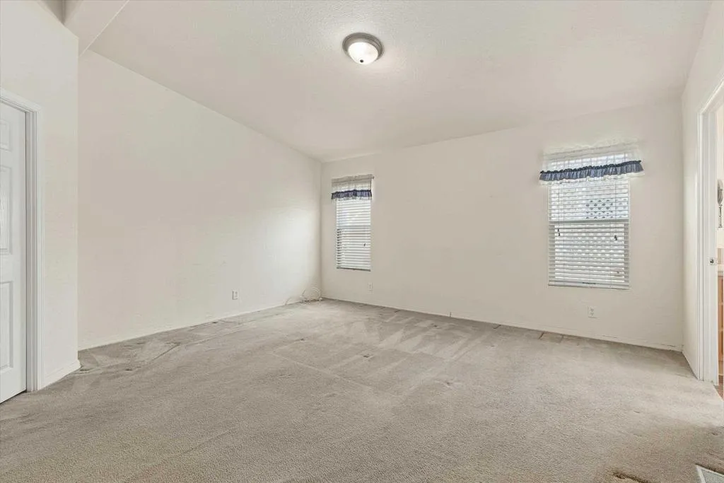 https://cdn.realtyfeed.com/cdn/127/306740040/1ffe9a993c575942fa90a74e688dcde0.webp