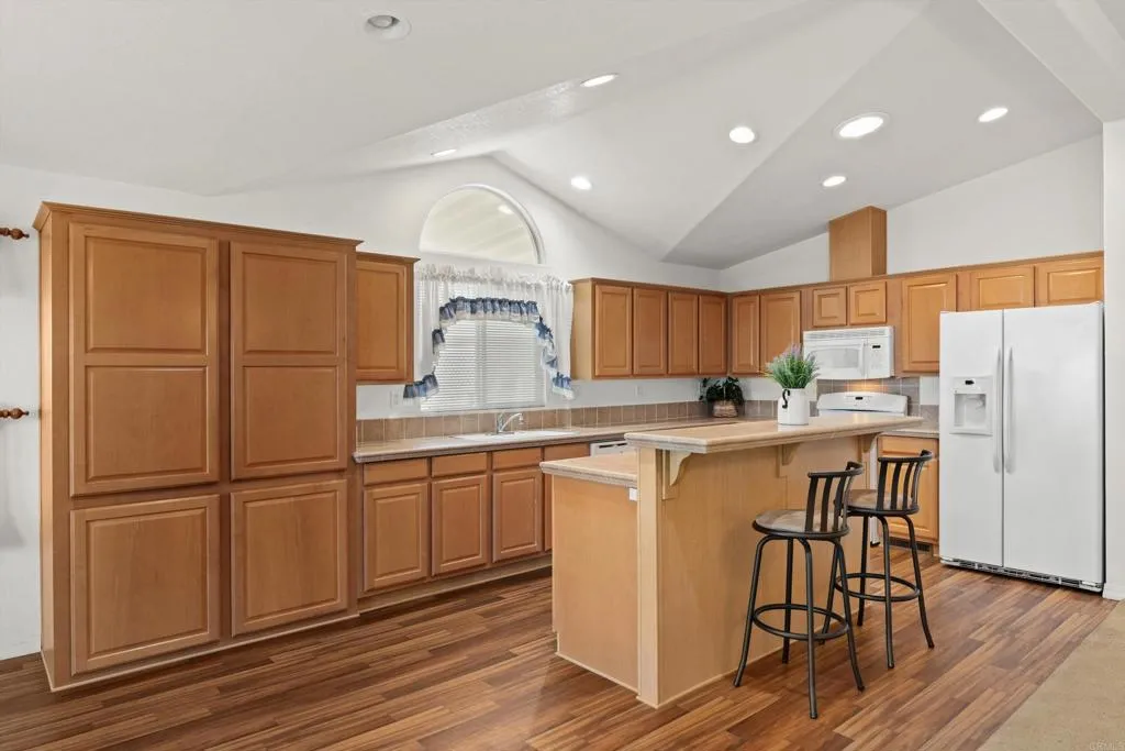 https://cdn.realtyfeed.com/cdn/127/306740040/4ec6f072b3cf51a1783b4b54165277b8.webp