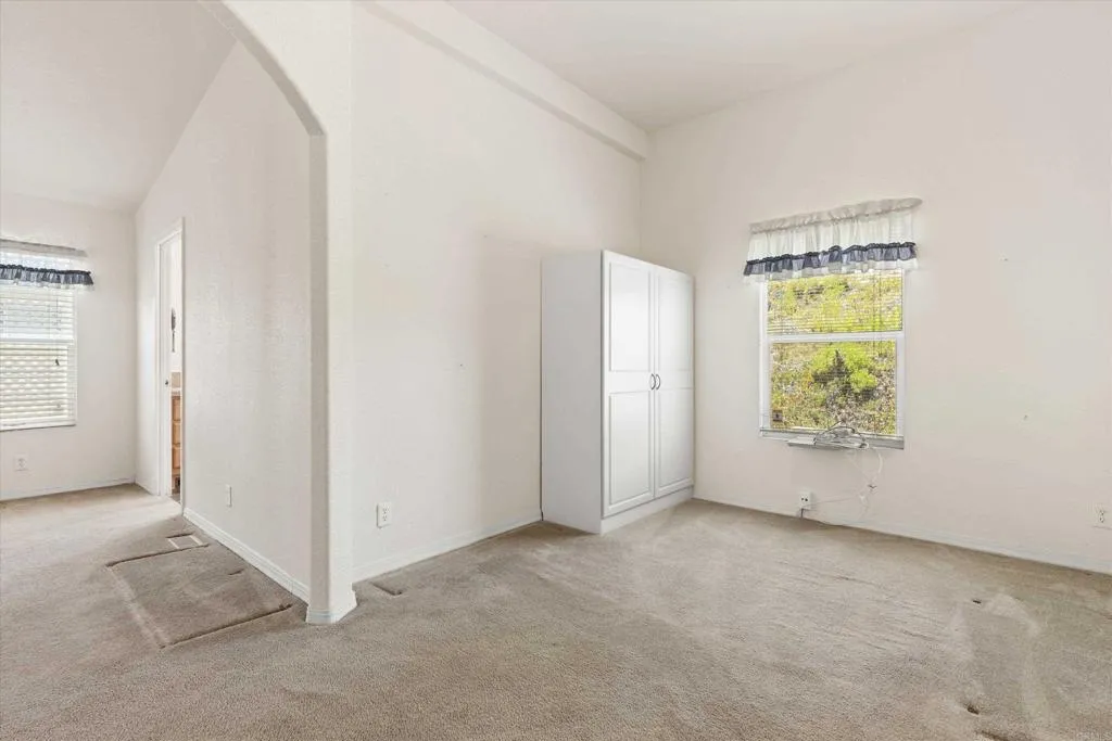 https://cdn.realtyfeed.com/cdn/127/306740040/6e92245c39b5116206afc7b95ef3d134.webp