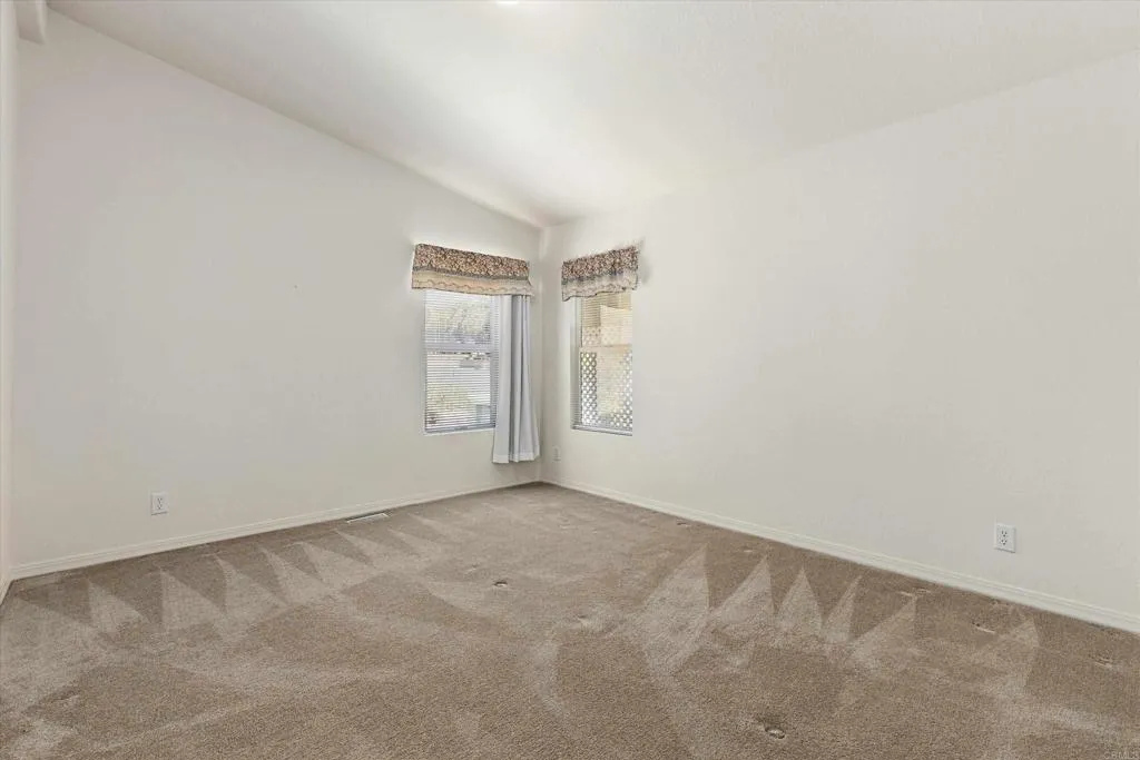 https://cdn.realtyfeed.com/cdn/127/306740040/c2914e1aeedc51e24c0961726c0ec3f9.webp