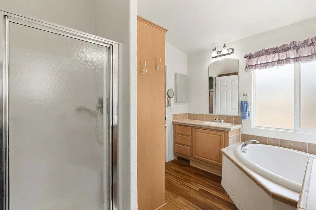 https://cdn.realtyfeed.com/cdn/127/306740040/ced6dd02a494ab87a8909109a9c671d9.webp