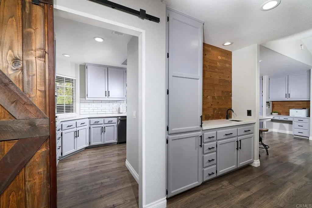 https://cdn.realtyfeed.com/cdn/127/306740047/42530618283c7eacf7942fe2bedca83e.webp