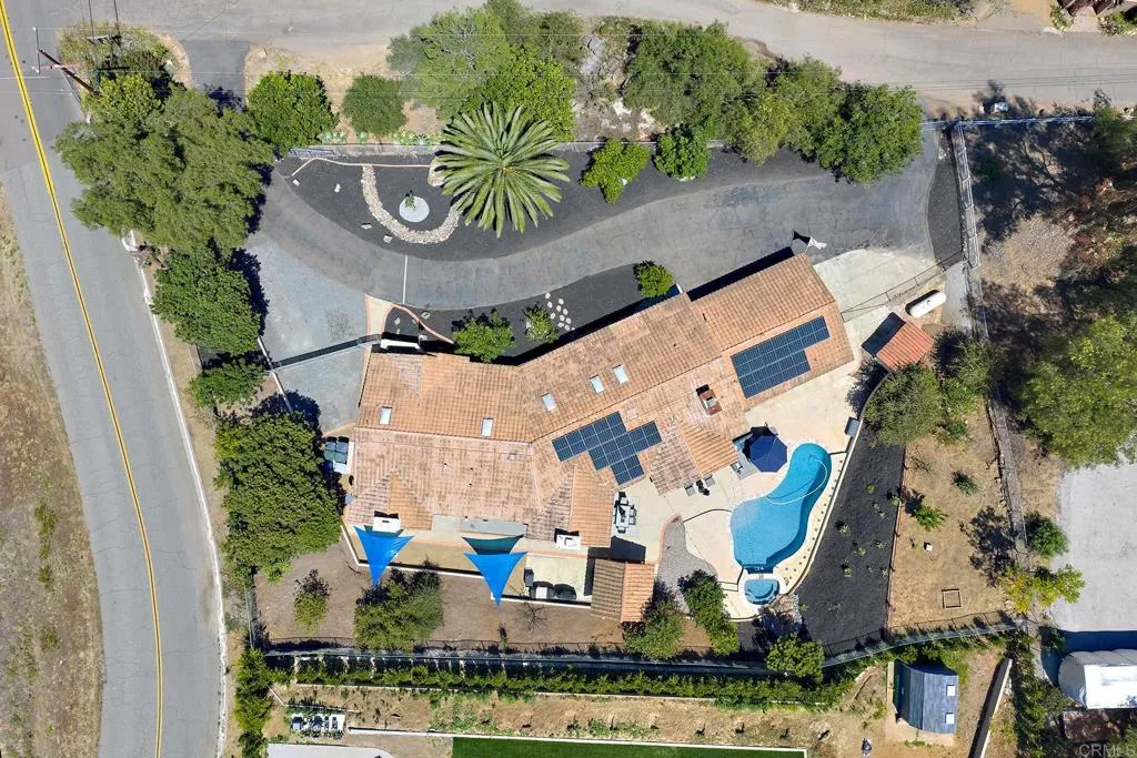 https://cdn.realtyfeed.com/cdn/127/306740047/870a5e64575d29dd5b59adc2f0d9af02.webp