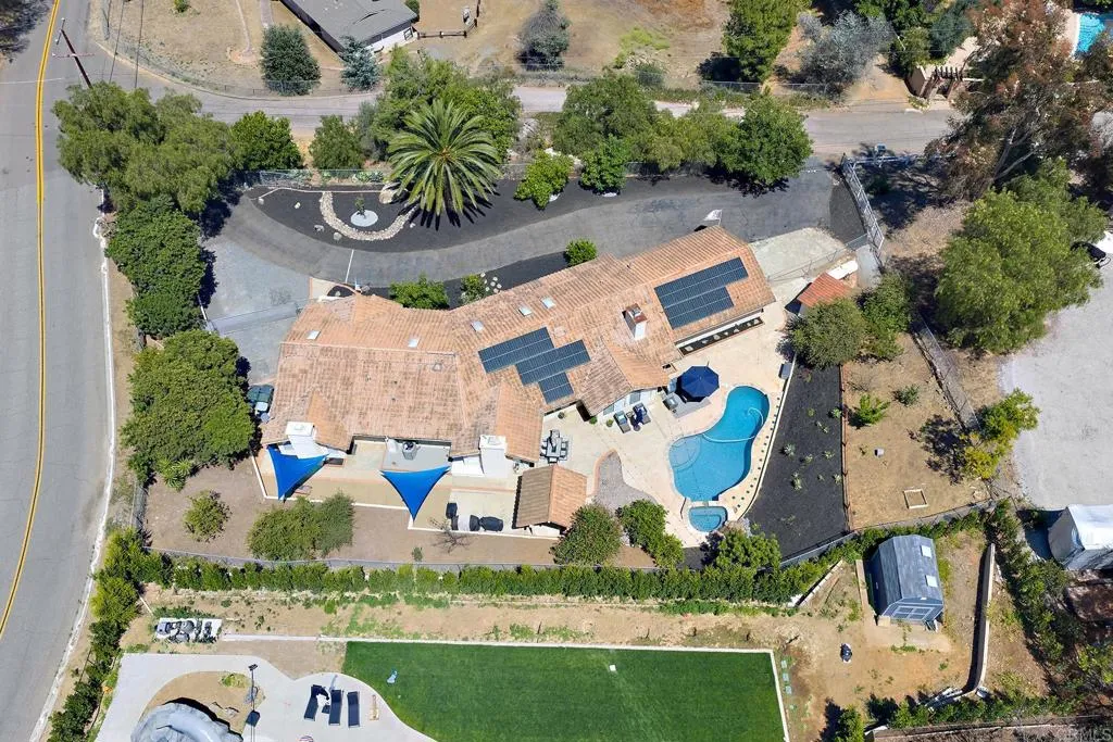 https://cdn.realtyfeed.com/cdn/127/306740047/935bb1dd88c11dccc7fa964180ef598a.webp