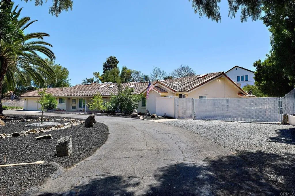 https://cdn.realtyfeed.com/cdn/127/306740047/97440ee2f45a15f2f8b68ee4bbbaf7f5.webp
