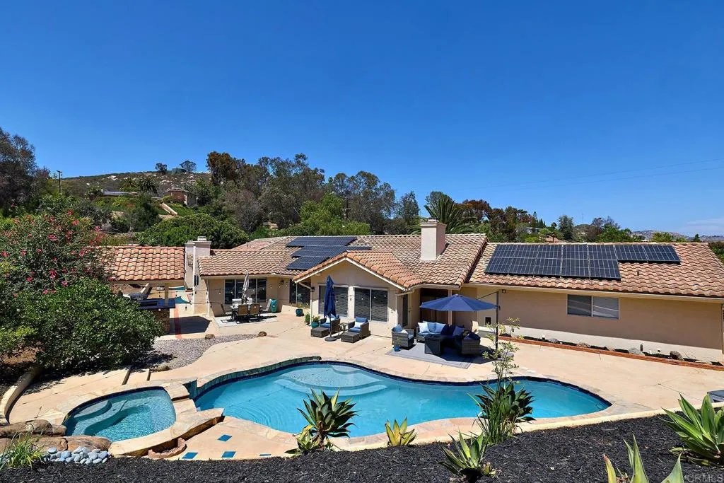 https://cdn.realtyfeed.com/cdn/127/306740047/b22fbf753c9c41559e77eada451f9ce5.webp