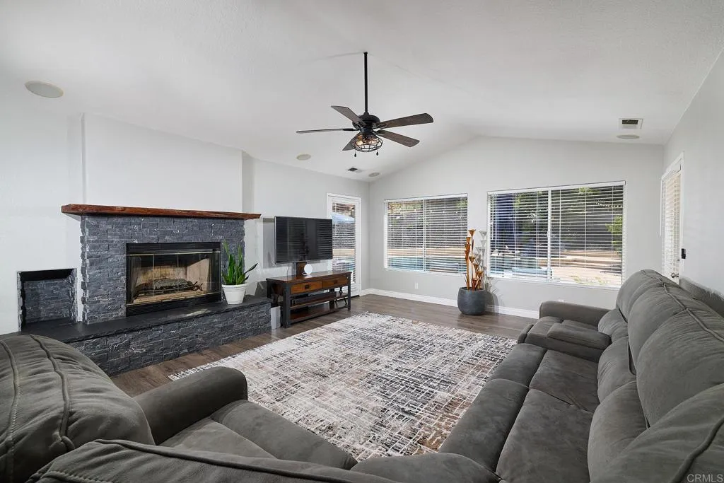 https://cdn.realtyfeed.com/cdn/127/306740047/e522b15bdbe43151222bff7c2170684b.webp