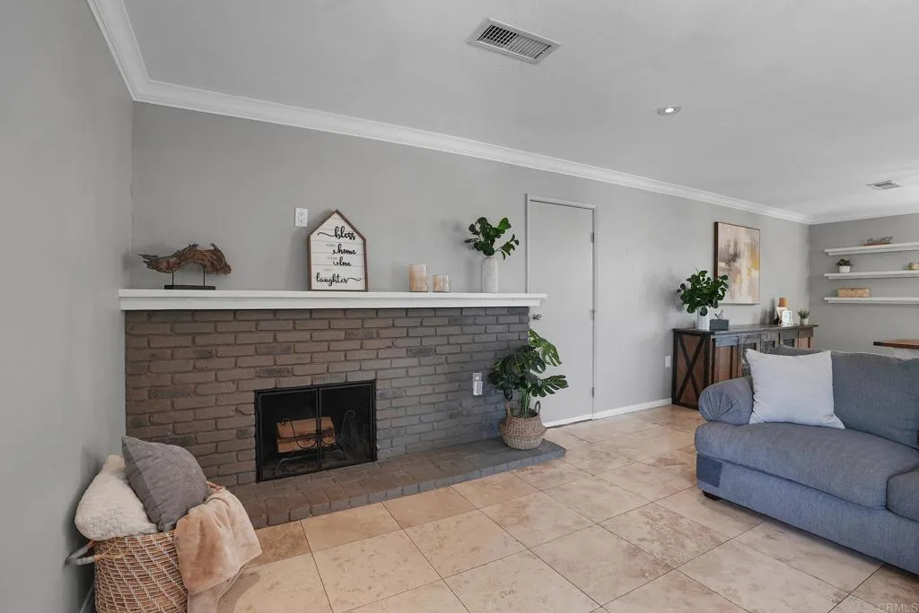 https://cdn.realtyfeed.com/cdn/127/306740049/10afe23d8bb90f8fceb5578d254a8e59.webp
