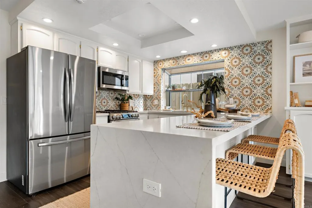 https://cdn.realtyfeed.com/cdn/127/306740135/52a4ed55cd7d479eaaca819ca156c3da.webp