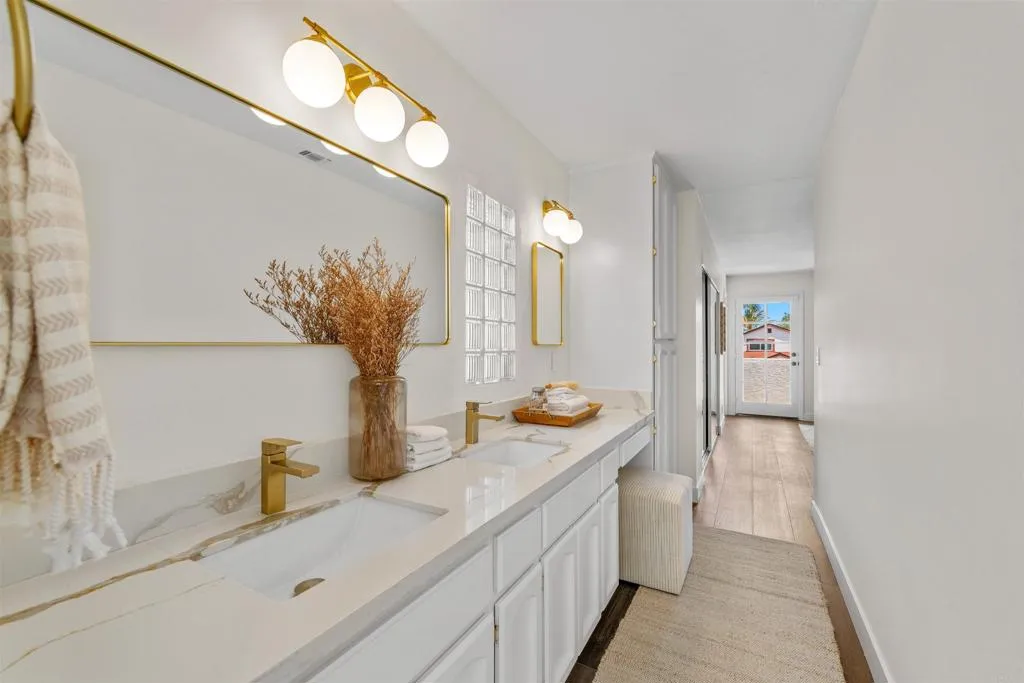 https://cdn.realtyfeed.com/cdn/127/306740135/a9232e51191d468bc6a59ed4af1a8b3d.webp