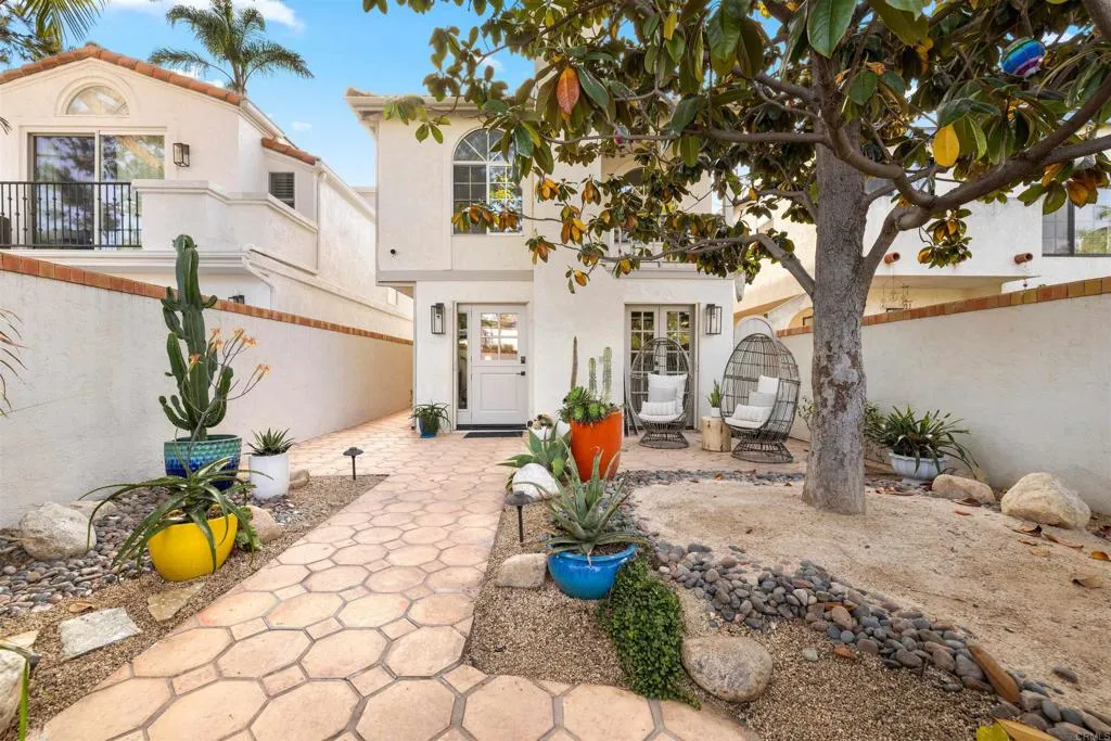 https://cdn.realtyfeed.com/cdn/127/306740135/bbcd34f94534be0940bc2ac0d5aab228.webp