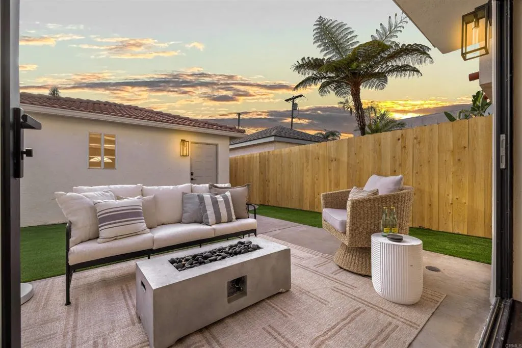 https://cdn.realtyfeed.com/cdn/127/306740135/f8197d9ccd025ebfc3baad7b99c1e804.webp