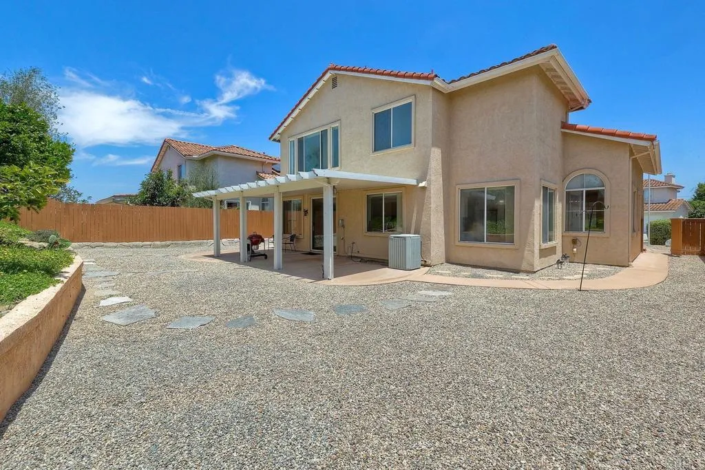 https://cdn.realtyfeed.com/cdn/127/306740145/82e002d290deff7fcbaad1c7686018cb.webp