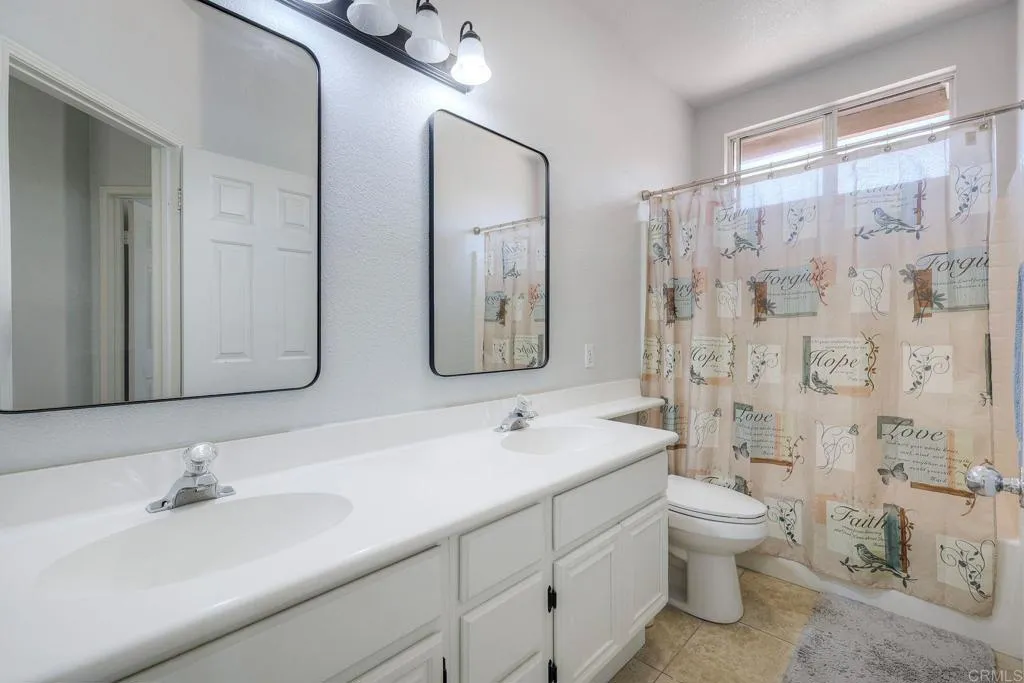 https://cdn.realtyfeed.com/cdn/127/306740145/b6a36a650b26c6fea26504add1ae9ca9.webp