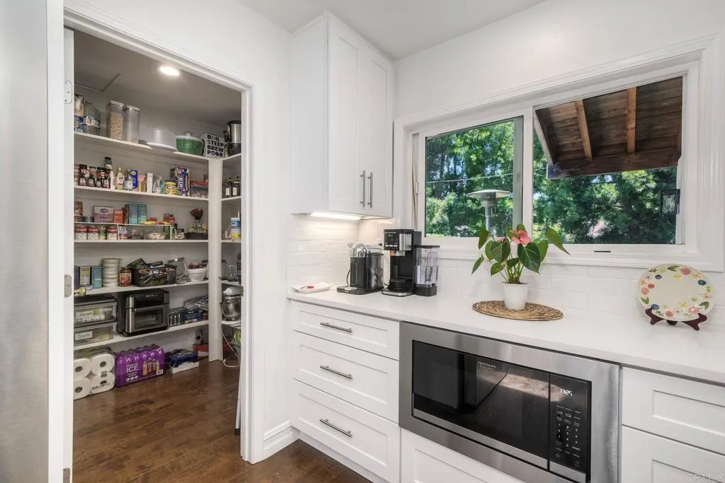 https://cdn.realtyfeed.com/cdn/127/306740166/71a0a4adaac28bbe339c38dd276934db.webp