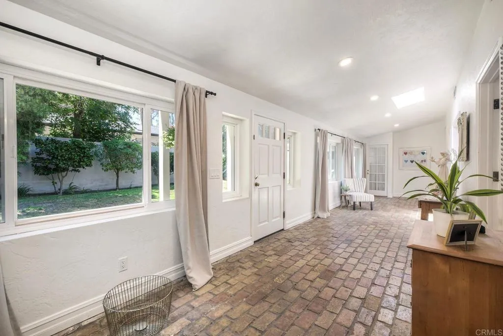 https://cdn.realtyfeed.com/cdn/127/306740166/ad6eff9b72a27b3ef21484448e073947.webp