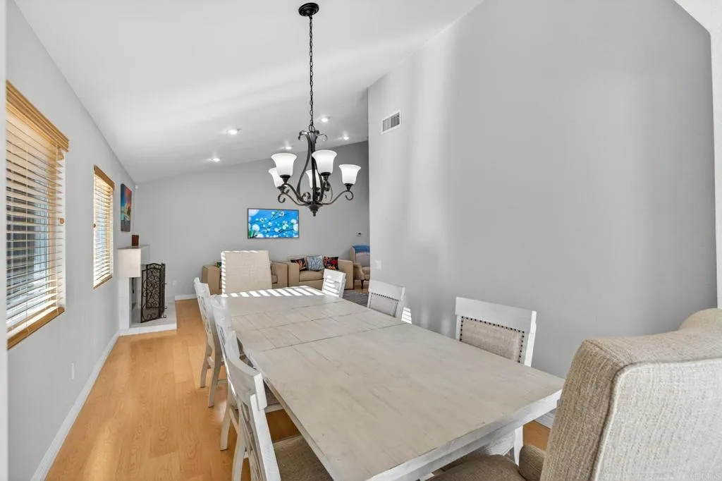 https://cdn.realtyfeed.com/cdn/127/306740217/3c4cd7416168b43c0b3467f3669c09b7.webp