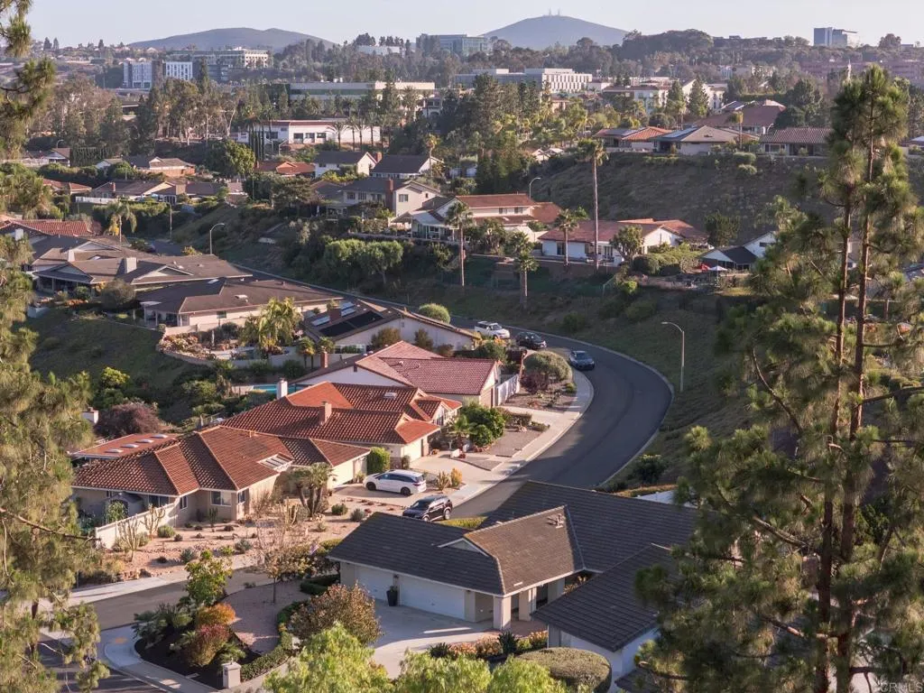 https://cdn.realtyfeed.com/cdn/127/306740217/780a35ab027c4ac9b94c37f58a811c0d.webp