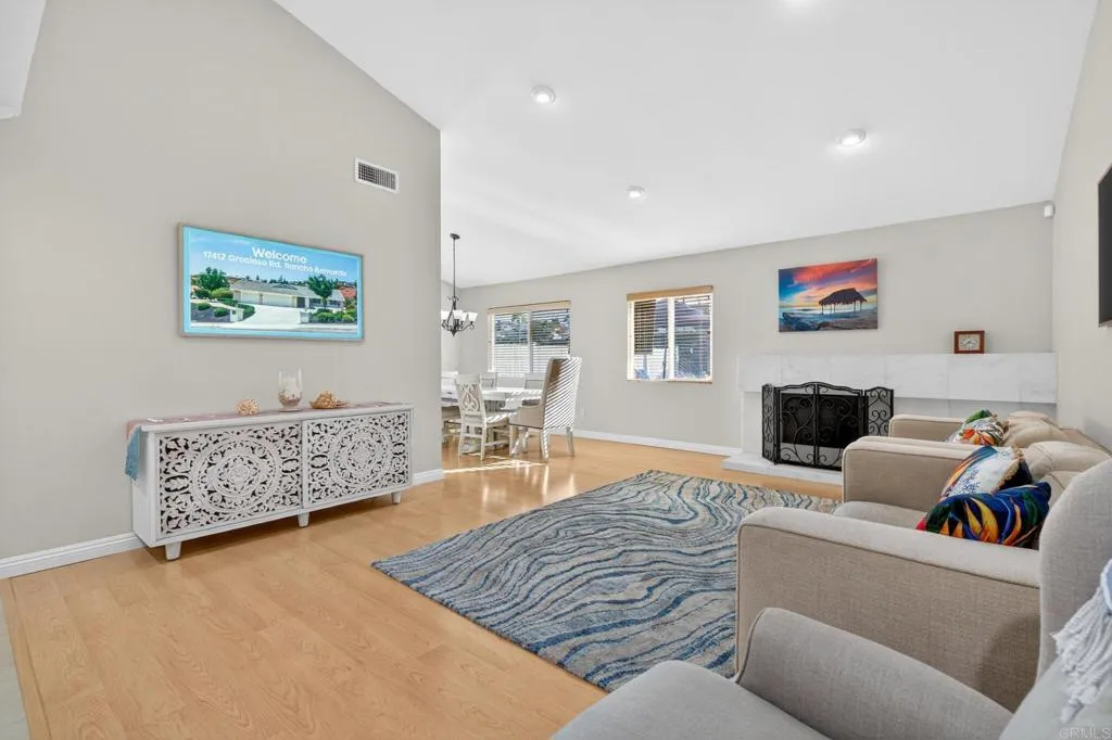 https://cdn.realtyfeed.com/cdn/127/306740217/fcd965f8fa02b606ba1a5e1efa8fa3d1.webp