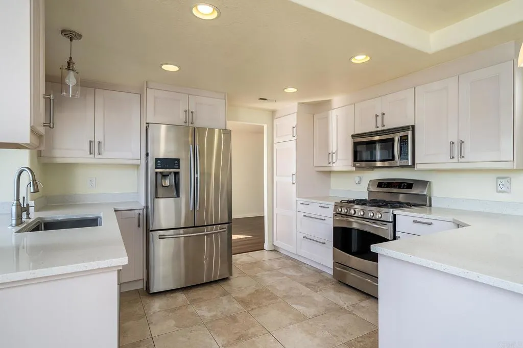 https://cdn.realtyfeed.com/cdn/127/306740222/0f2f6bb526dca44d1a7275fd2b594f58.webp