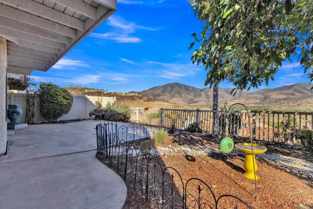 https://cdn.realtyfeed.com/cdn/127/306740222/237d3089815b832b18169f161ac627ae.webp
