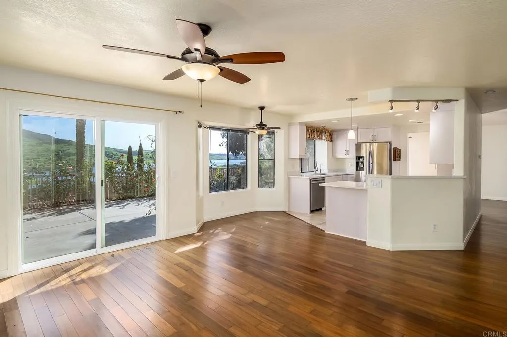 https://cdn.realtyfeed.com/cdn/127/306740222/87baeb6fa5de46de283e7bff6019efc8.webp