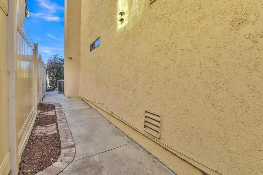 https://cdn.realtyfeed.com/cdn/127/306740222/be737a4dd1ed63ef62d738b03ae214c6.webp