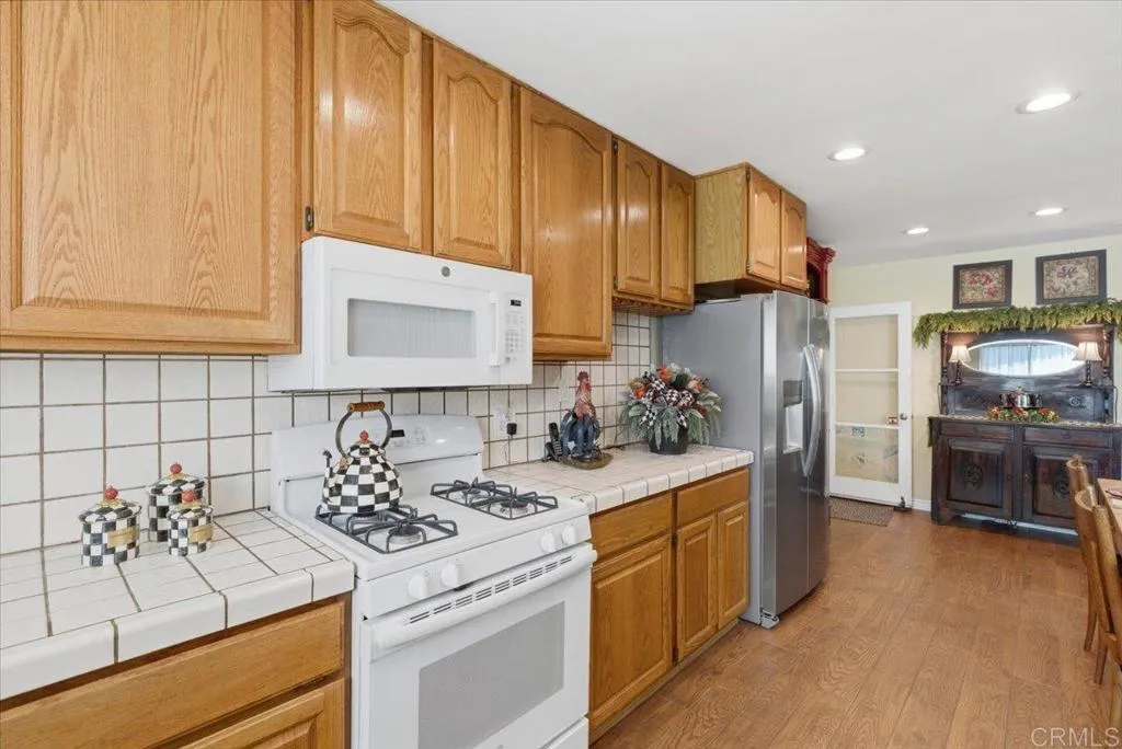 https://cdn.realtyfeed.com/cdn/127/306740286/b1ec6c0008349dc715e79853f0e302f2.webp