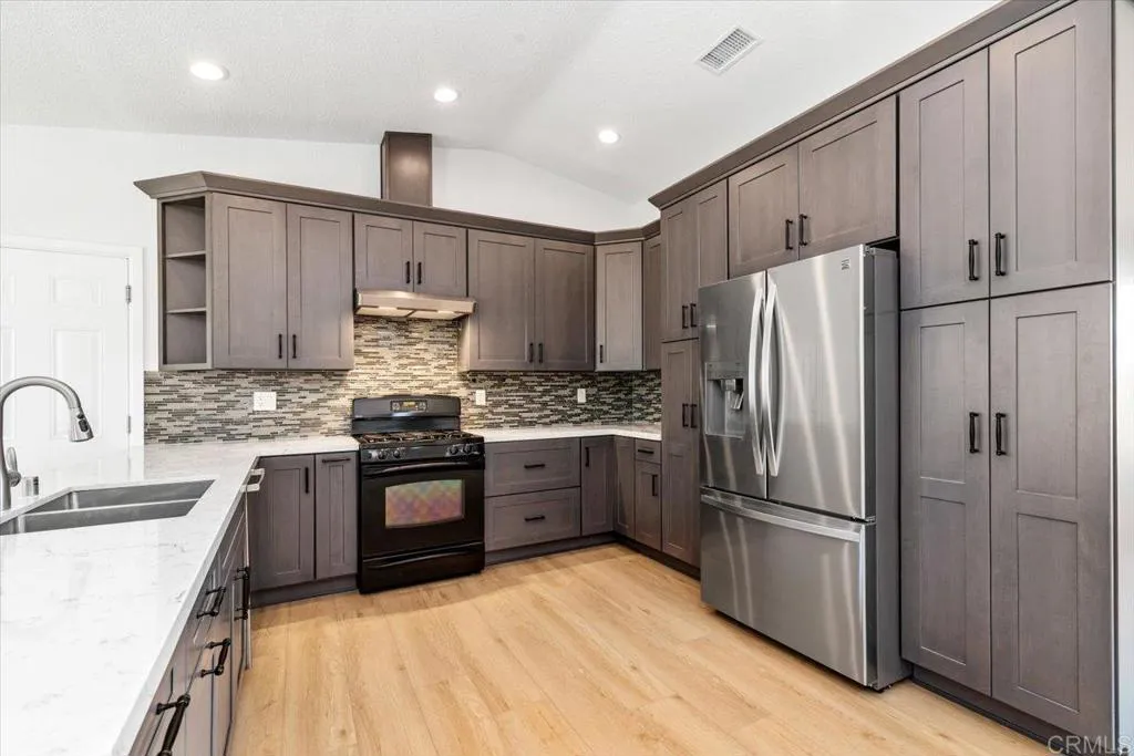 https://cdn.realtyfeed.com/cdn/127/306740293/145de34c0f820ba3d5a24890d84f3502.webp