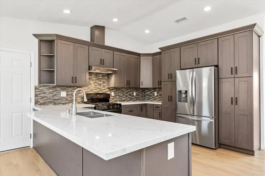 https://cdn.realtyfeed.com/cdn/127/306740293/6e413072aa8488cb585680befd8776ec.webp