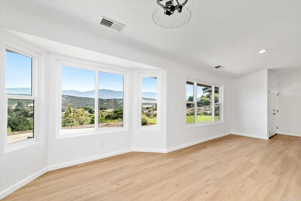 https://cdn.realtyfeed.com/cdn/127/306740293/a5bff22e814a49522c5bf1d8facb5921.webp