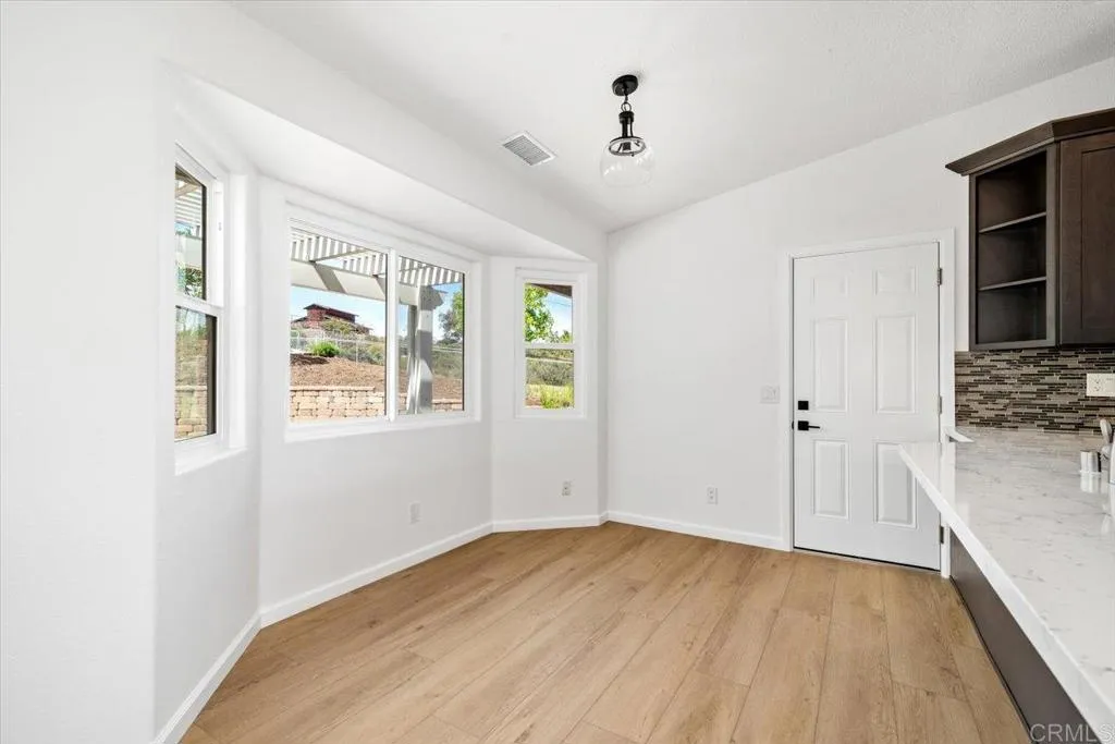 https://cdn.realtyfeed.com/cdn/127/306740293/ddefd87d3d24b4a2d6befe8a33590b0c.webp