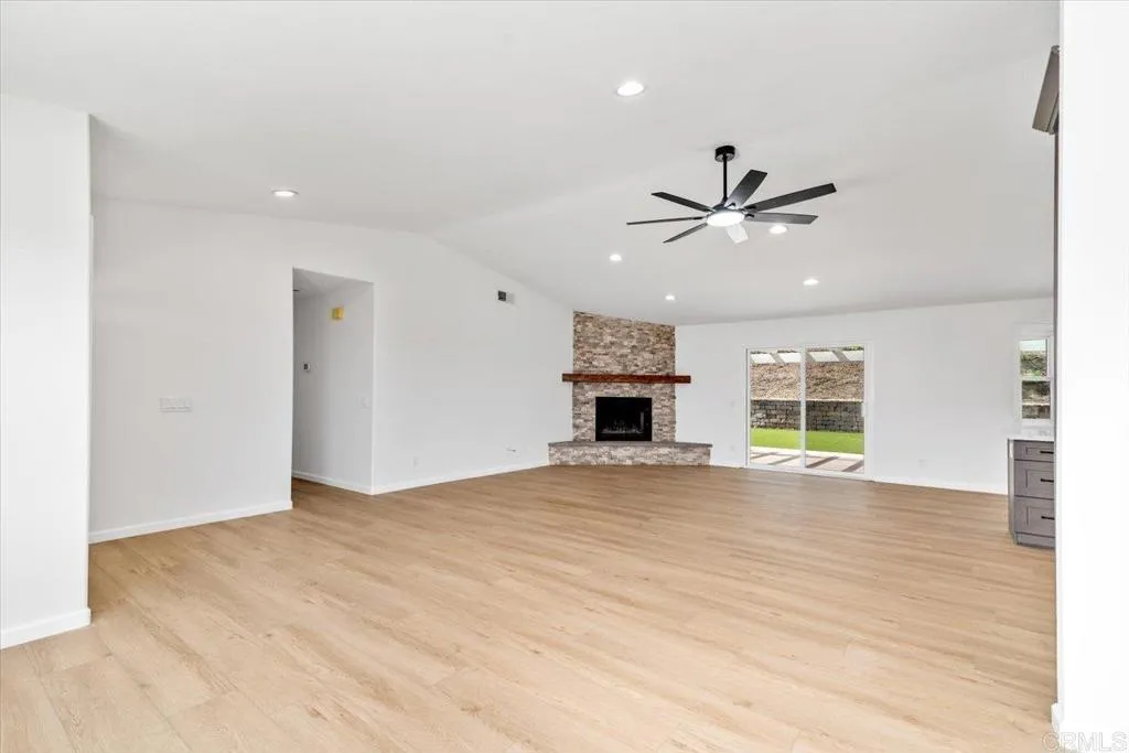 https://cdn.realtyfeed.com/cdn/127/306740293/e35160dda042f9d5e3275b5084e3881f.webp