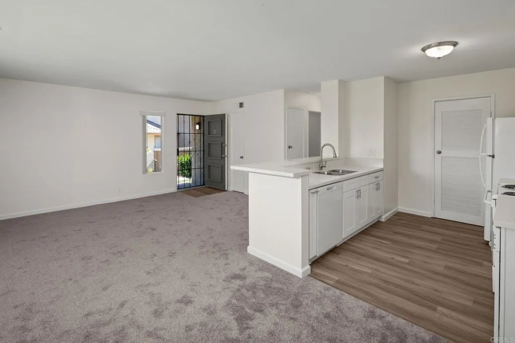 https://cdn.realtyfeed.com/cdn/127/306740334/889a1c6d39d635f79af7e2f4ef1bdb0c.webp